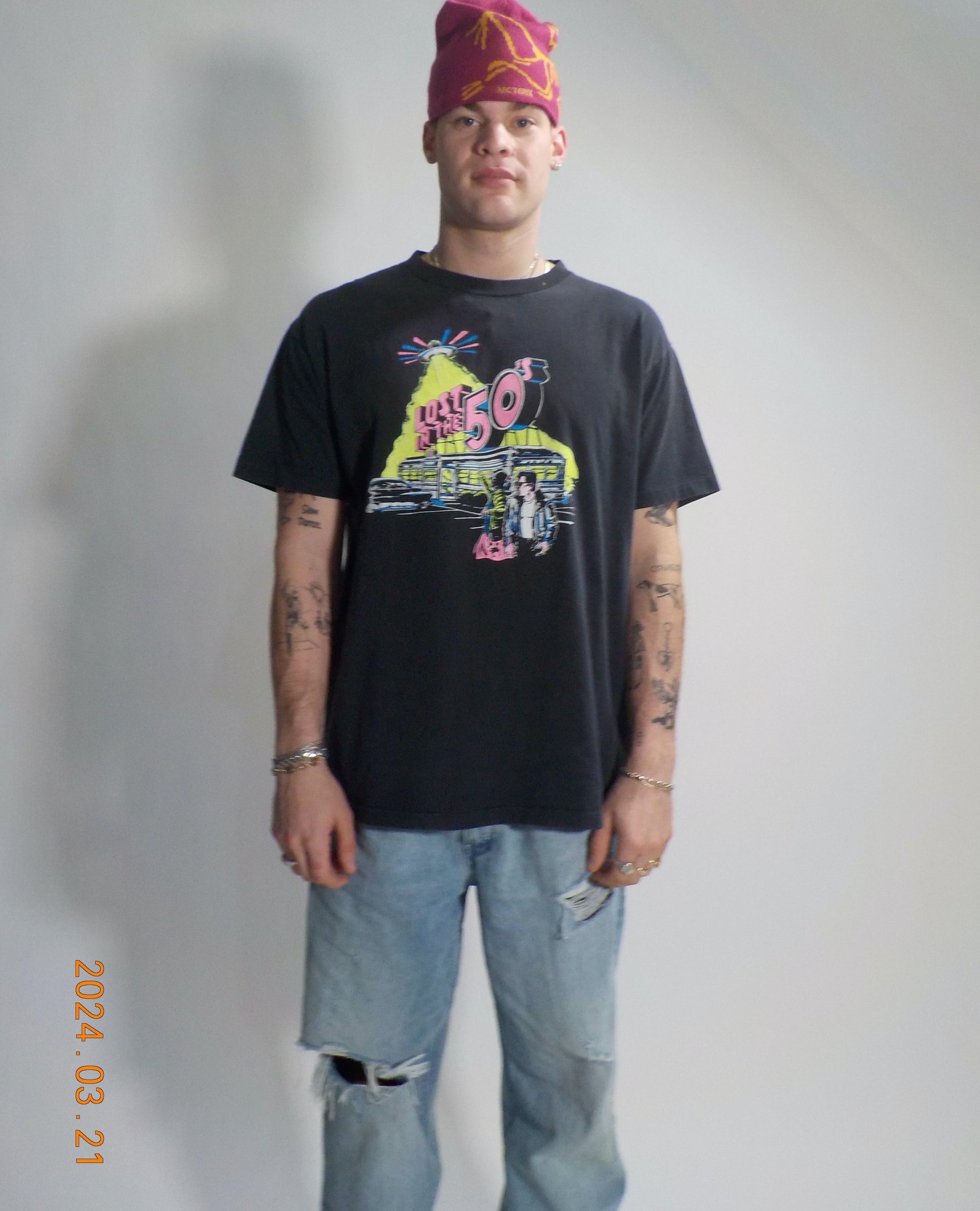 1990S LOST IN THE 50S NEON T-SHIRT