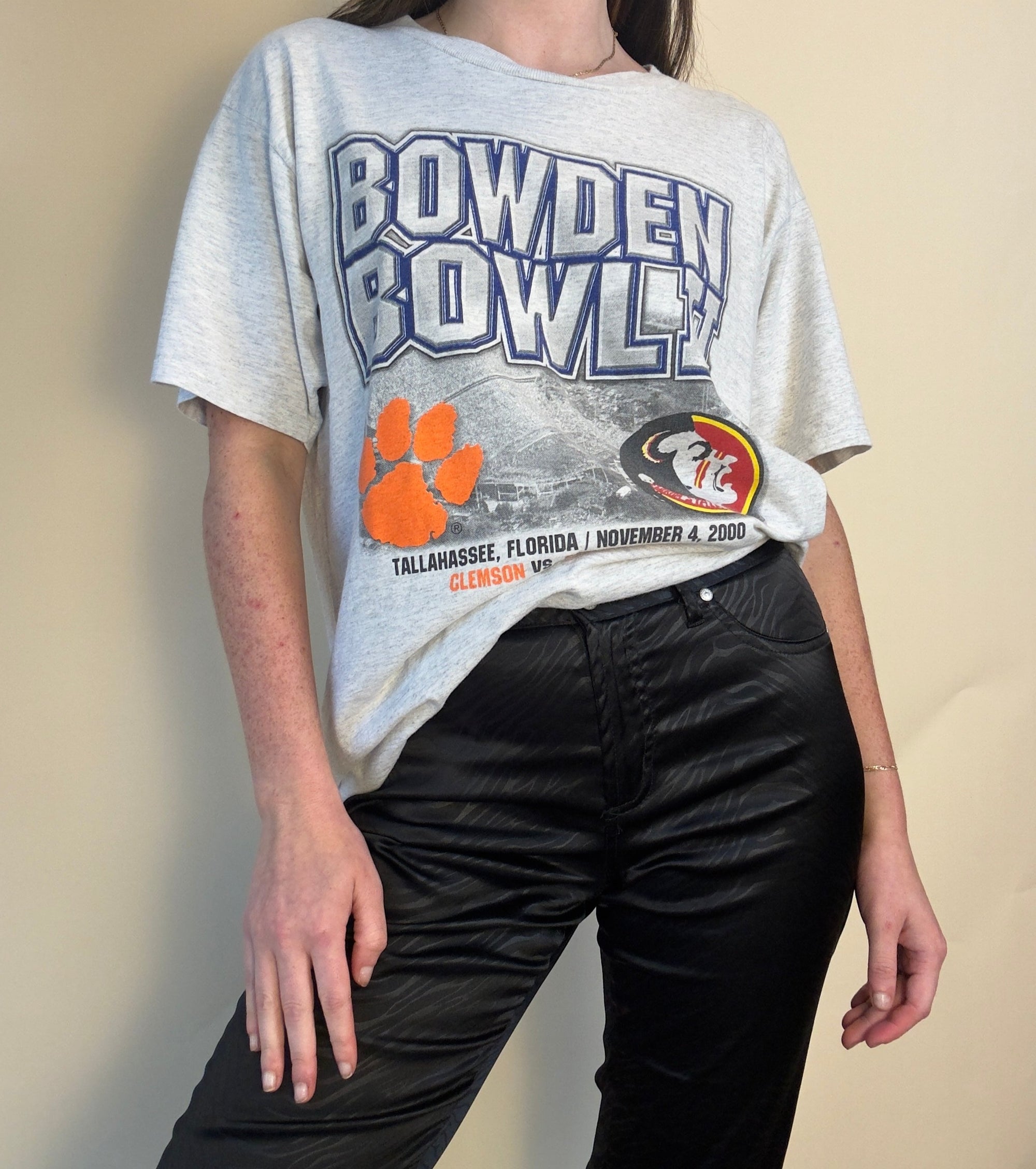 2000 GILDAN BOWDEN BOWL T-SHIRT