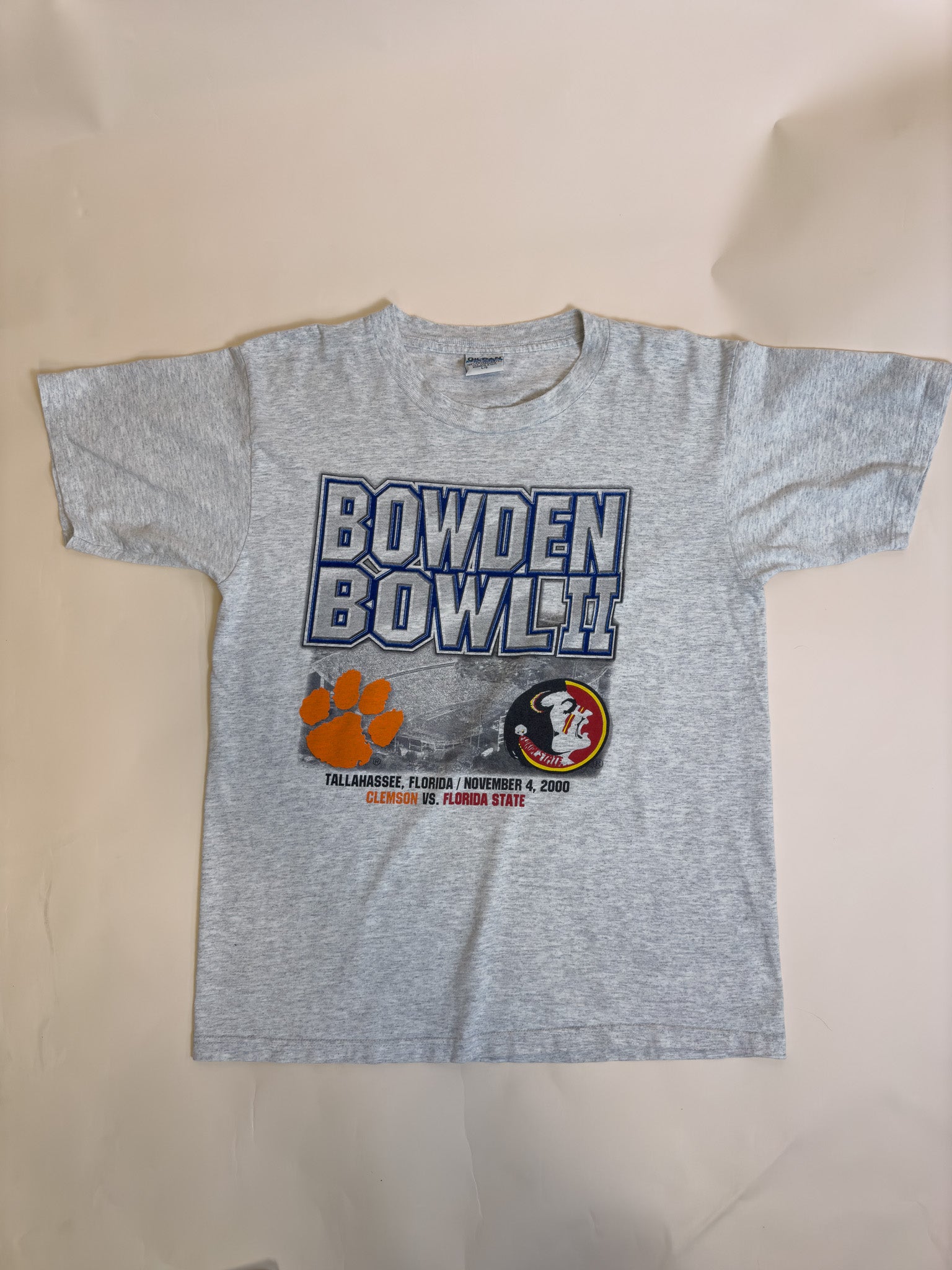 2000 GILDAN BOWDEN BOWL T-SHIRT